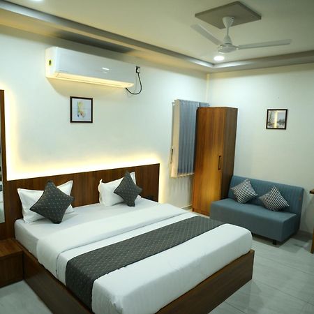 Hotel Aagman Palanpur Buitenkant foto