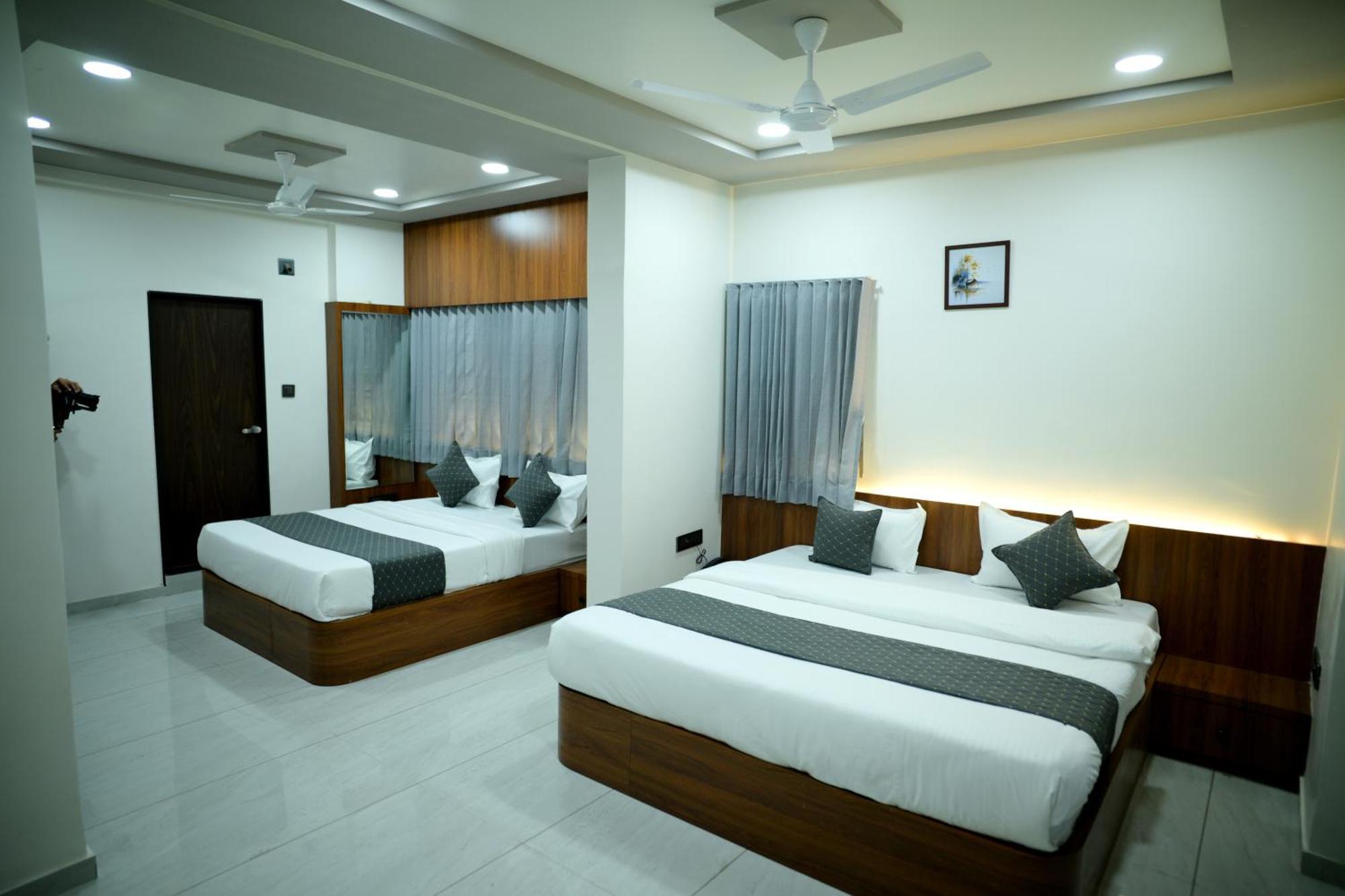 Hotel Aagman Palanpur Buitenkant foto