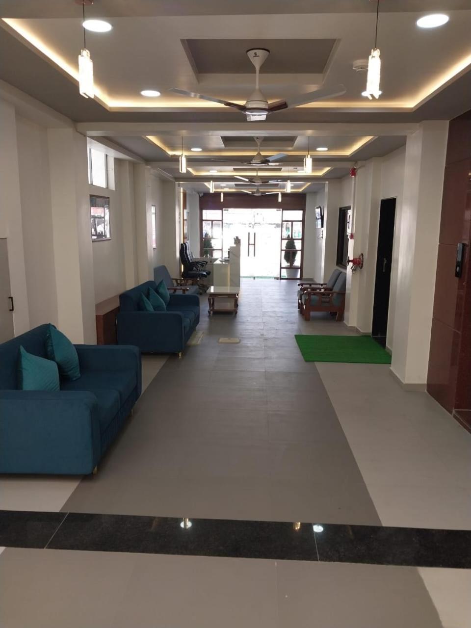 Hotel Aagman Palanpur Buitenkant foto