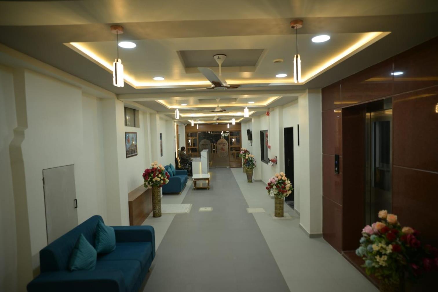 Hotel Aagman Palanpur Buitenkant foto