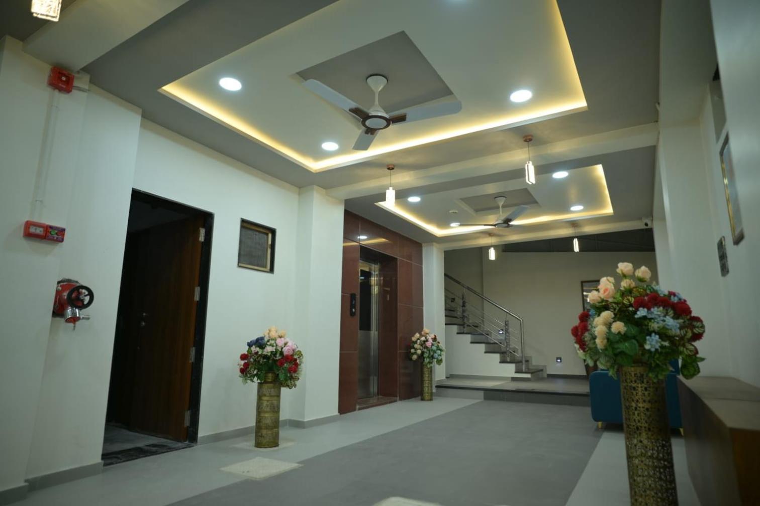 Hotel Aagman Palanpur Buitenkant foto