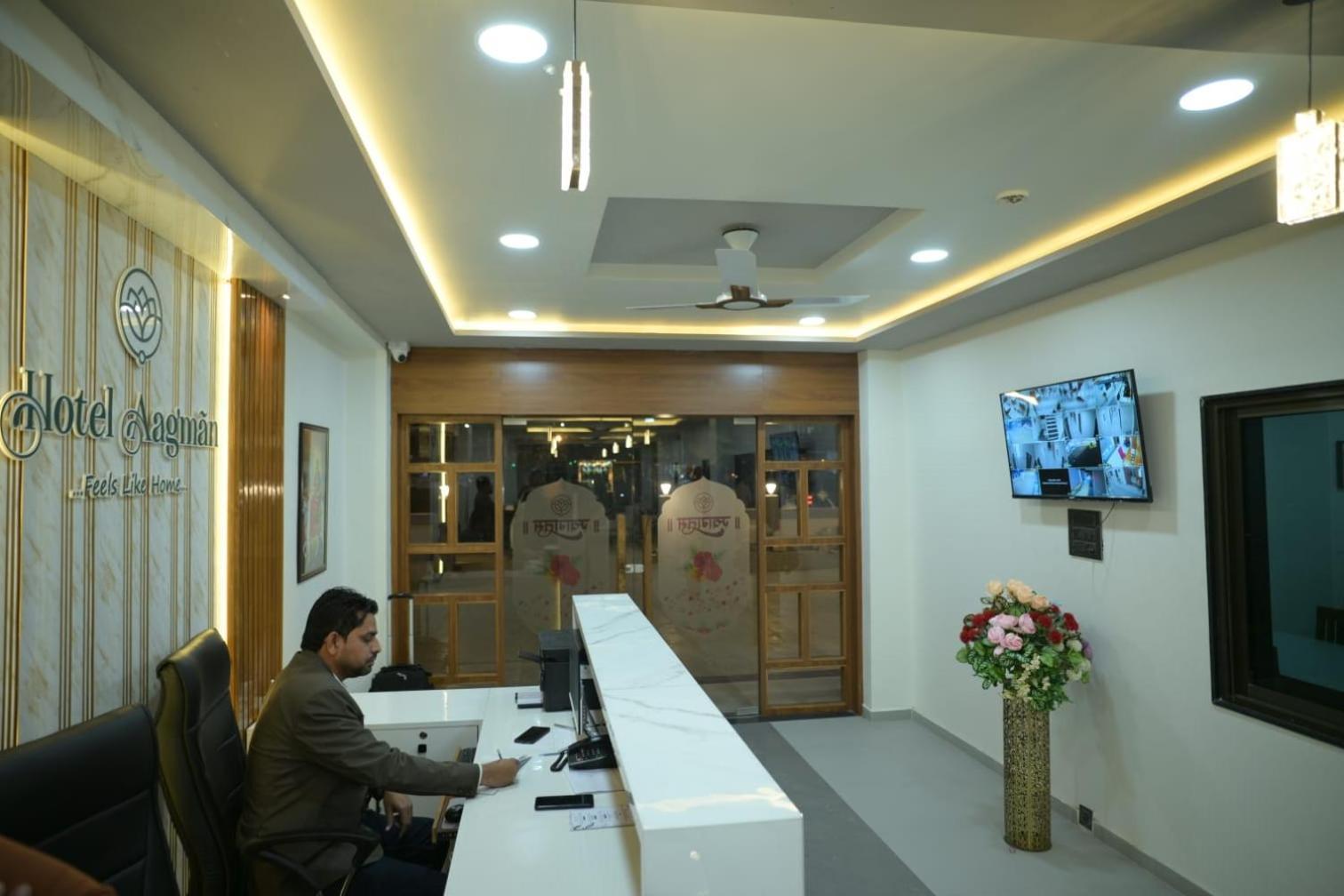 Hotel Aagman Palanpur Buitenkant foto